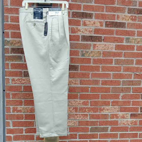 Roundtree & Yorke Men's Light Tan Chinos - Picture 1 of 9